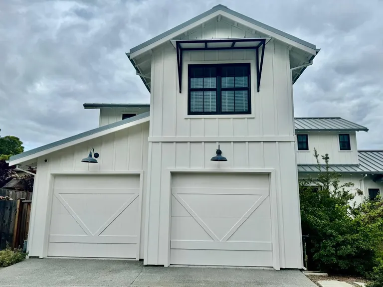 Garage & siding finish, Peninsula