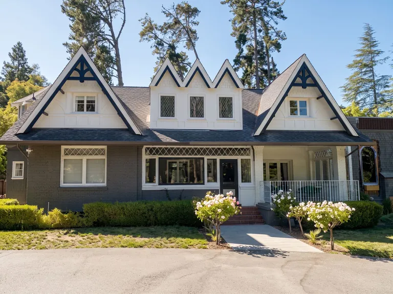 Tudor gable repaint, Peninsula